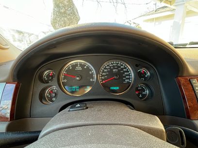 Used 2014 GMC Yukon XL SLT w/ Suspension Package, Off-Road