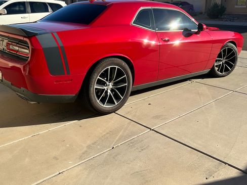 Used 2015 Dodge Challenger R/T Scat Pack w/ Leather Interior Group image 6