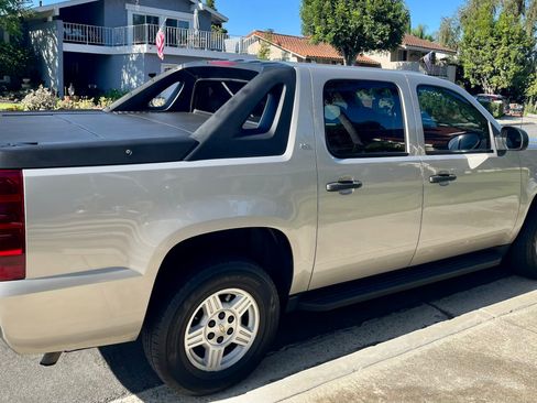 Used 2007 Chevrolet Avalanche LS RWD image 1