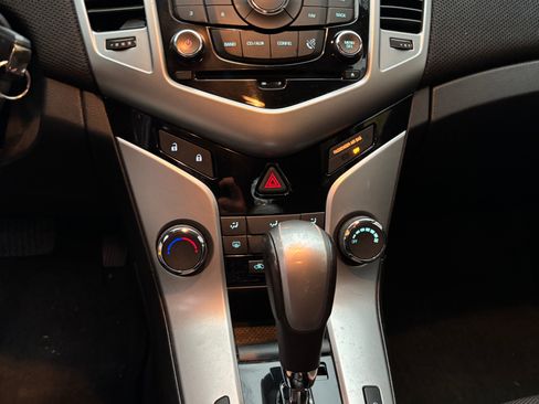 Used 2013 Chevrolet Cruze LT image 13
