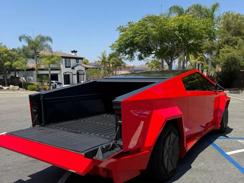 Used 2024 Tesla Cybertruck Cyberbeast AWD/4WD image 8