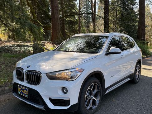 Used 2018 BMW X1 xDrive28i image 1