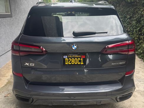 Used 2022 BMW X5 sDrive40i w/ M Sport Package RWD image 2