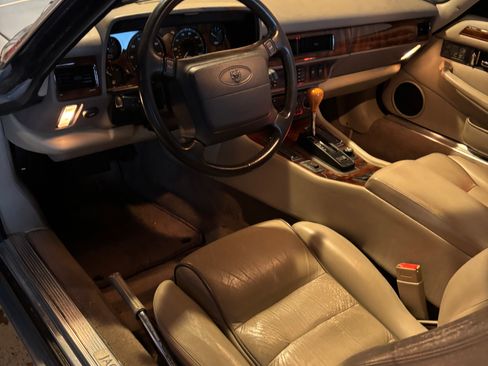 Used 1995 Jaguar XJS V12 Convertible image 2