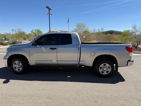 Used 2011 Toyota Tundra SR5 w/ Tow Pkg image 4