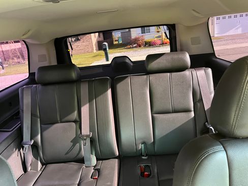 Used 2013 GMC Yukon XL SLT w/ SLT-2 Equipment Package image 11