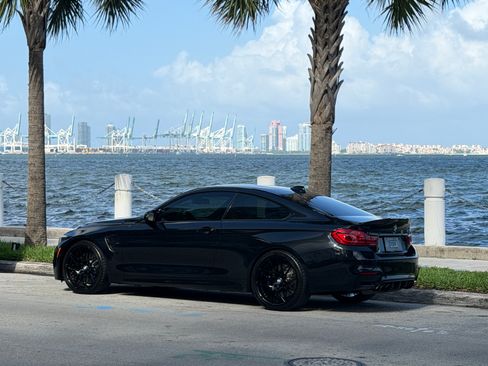 Used 2018 BMW M4 Coupe RWD image 5