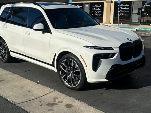 Used 2023 BMW X7 xDrive40i w/ M Sport Package image 6