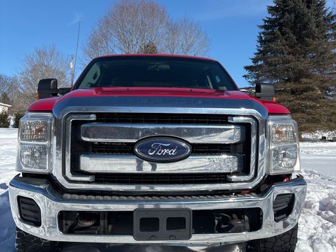 Used 2014 Ford F250 XLT w/ XLT Interior Package image 4