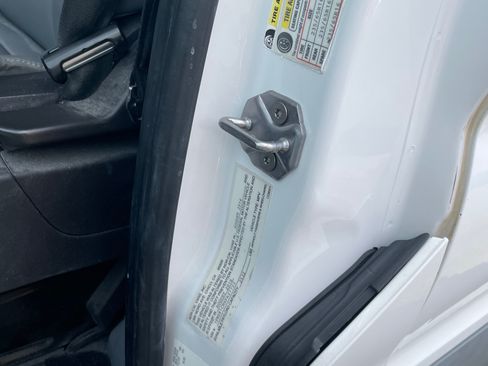 Used 2015 Ford Transit 150 XL RWD image 12