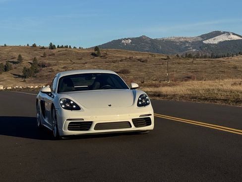 Used 2018 Porsche 718 Cayman S image 26