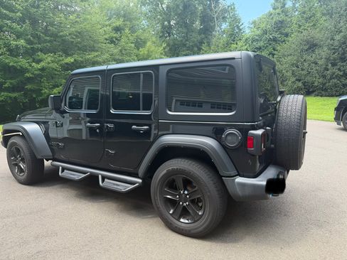 Used 2022 Jeep Wrangler Unlimited Sport AWD/4WD image 4