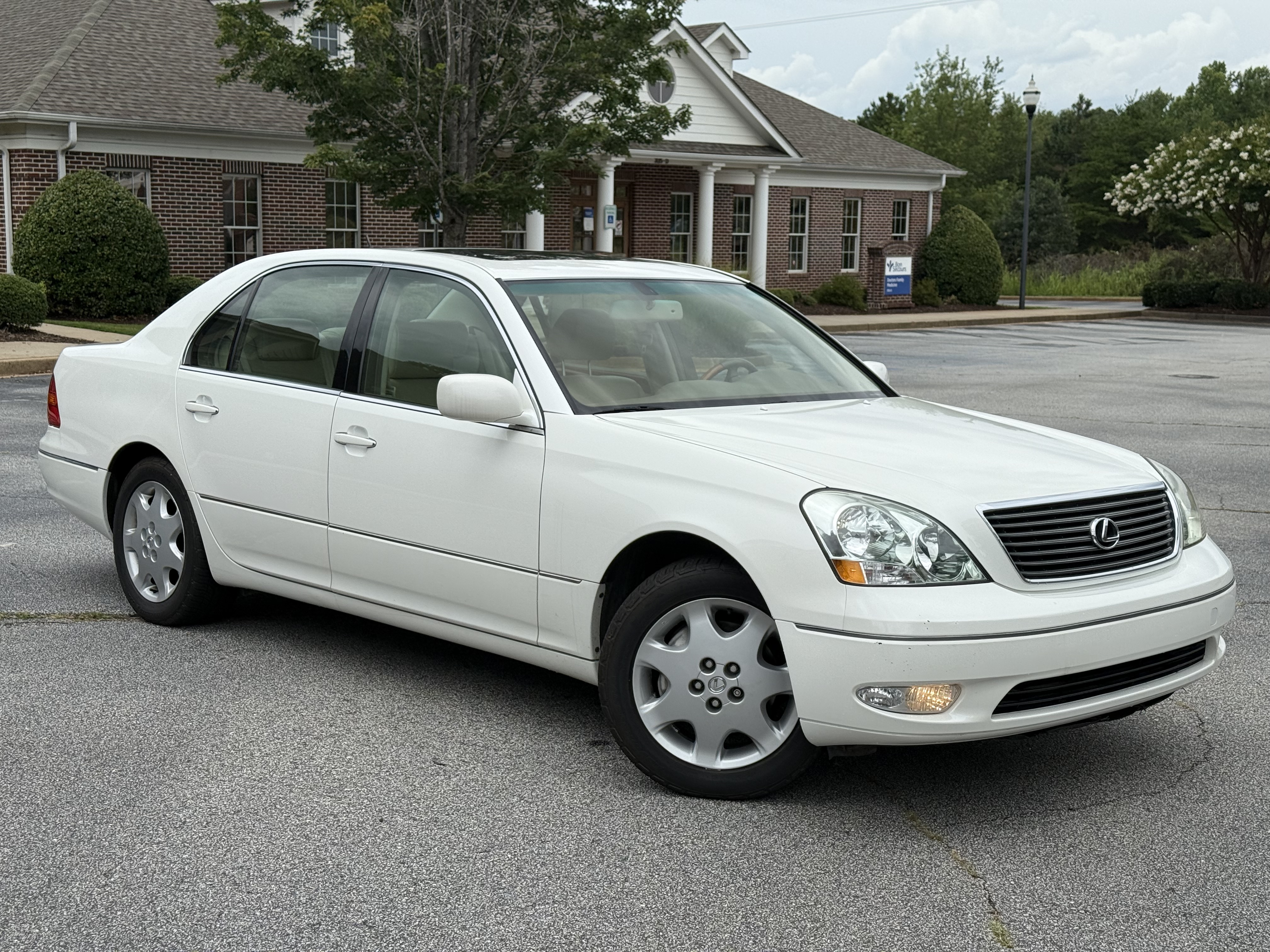 Used 2003 Lexus LS 430 RWD image 1