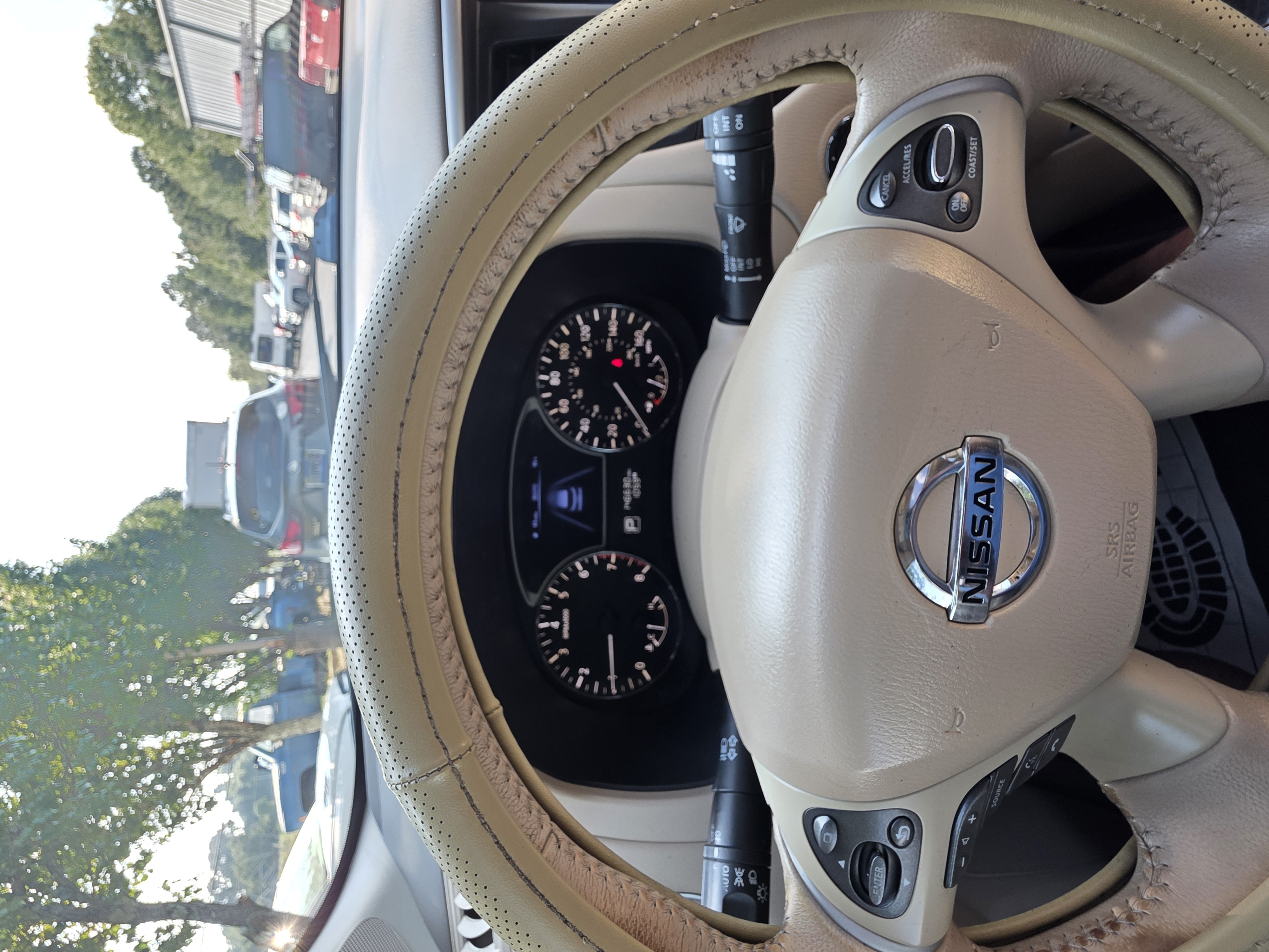 Used 2014 Nissan Pathfinder SL w/ SL Premium Package AWD/4WD image 12