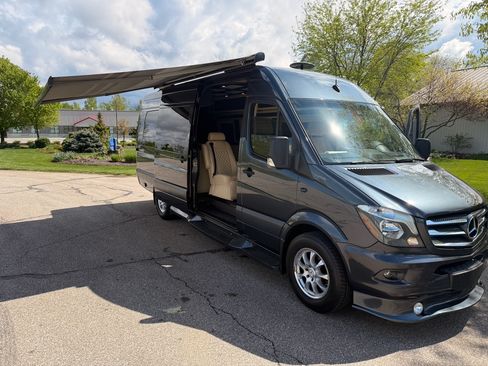 Used 2017 Mercedes-Benz Sprinter 3500 image 24