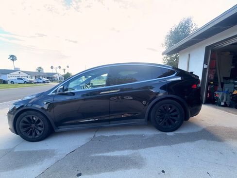 Used 2021 Tesla Model X Long Range AWD/4WD image 5