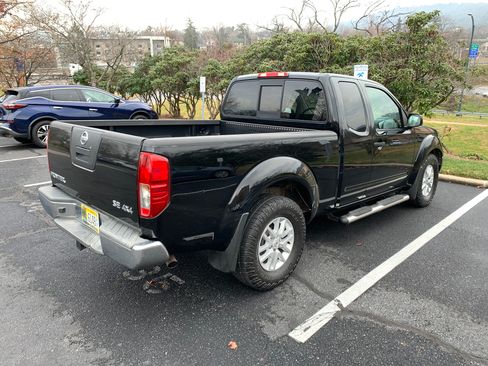 Used 2008 Nissan Frontier SE w/ SE Value Truck Pkg image 6