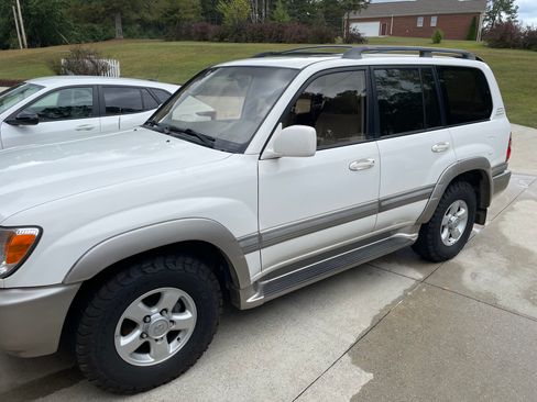Used 2000 Toyota Land Cruiser image 1