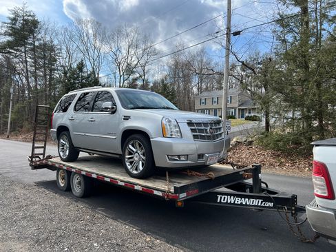 Used 2014 Cadillac Escalade Platinum AWD/4WD image 1