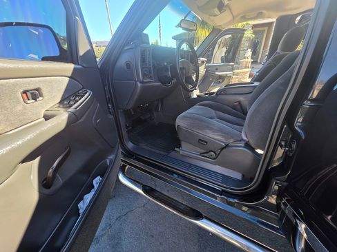 Used 2003 Chevrolet Silverado 2500 LS w/ Skid Plate Package image 21