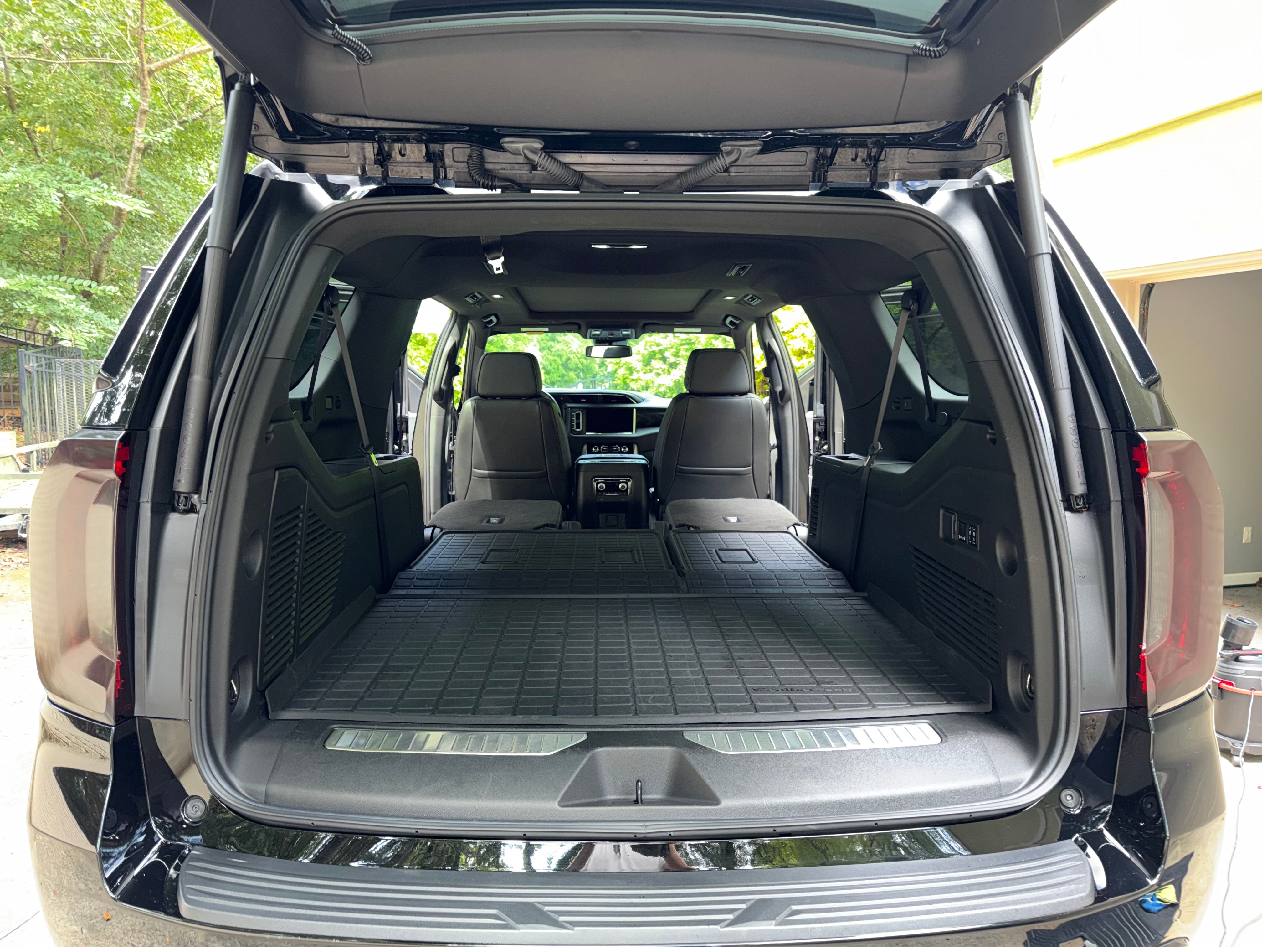 Used 2023 GMC Yukon XL Denali AWD/4WD image 18