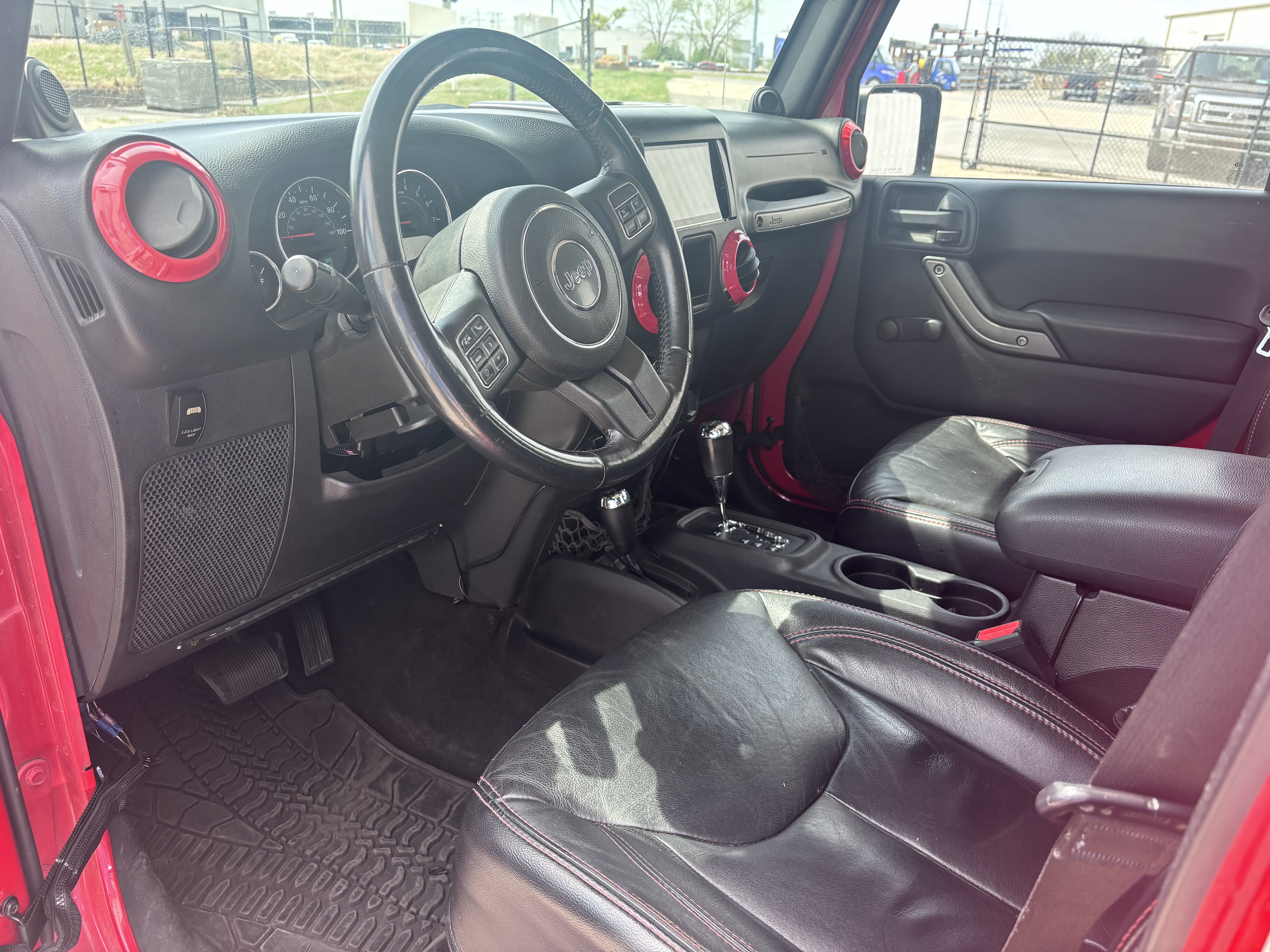Used 2013 Jeep Wrangler Unlimited Sport w/ Connectivity Group AWD/4WD image 12