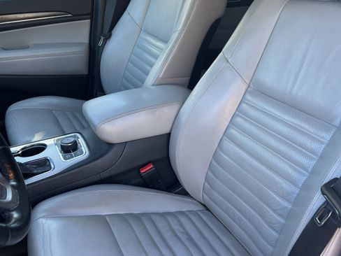 Used 2018 Jeep Grand Cherokee Limited image 9