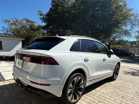 Used 2024 Audi Q8 Premium Plus image 2