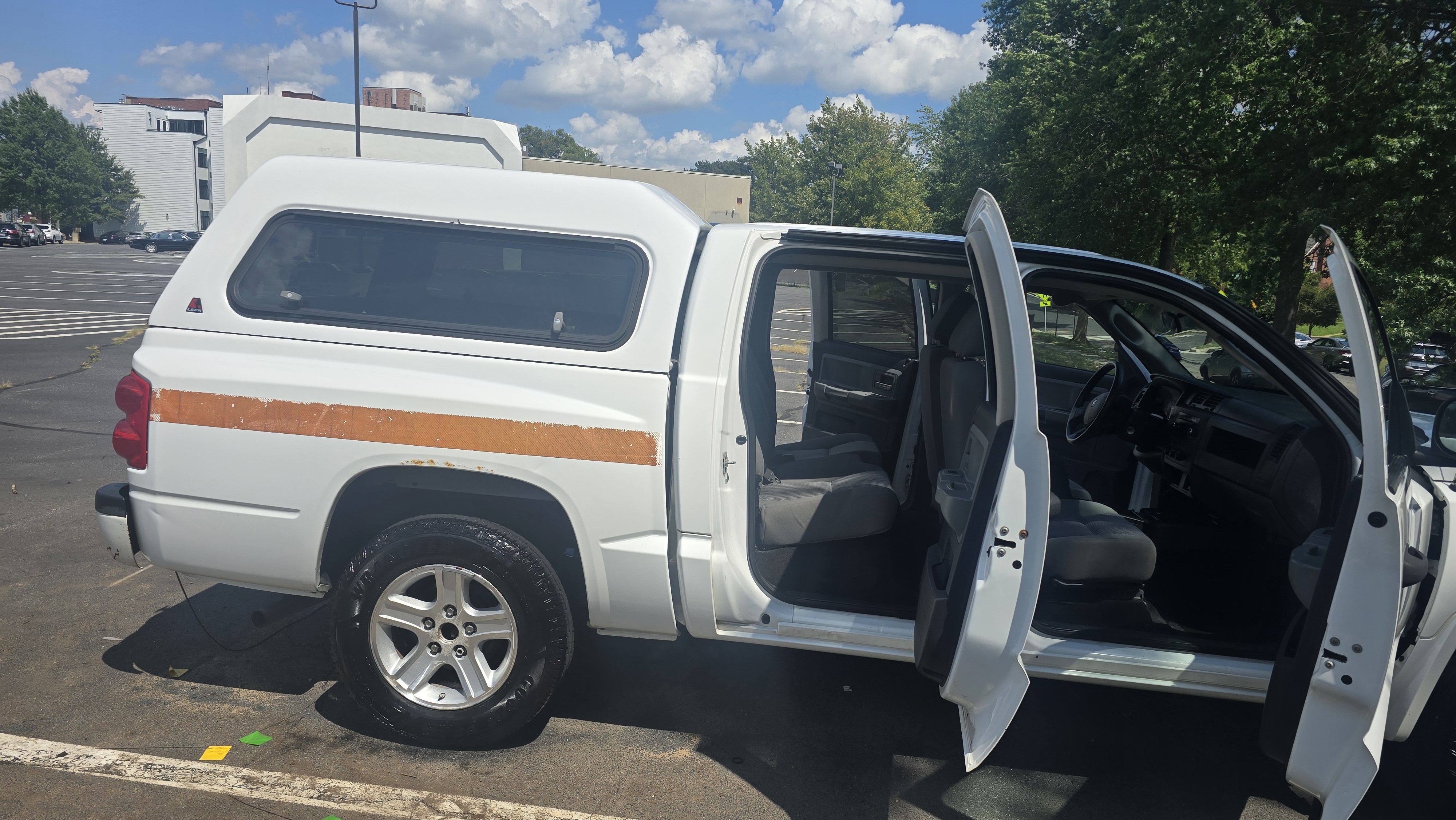 Used 2011 Dodge Dakota Big Horn w/ Trailer Tow Group RWD image 2