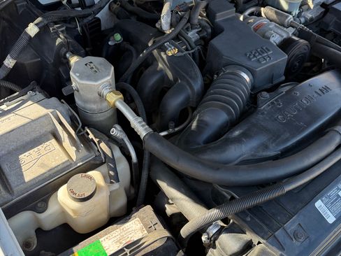 Used 1998 Isuzu Hombre S image 6