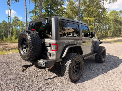 Used 2021 Jeep Wrangler Rubicon AWD/4WD image 5