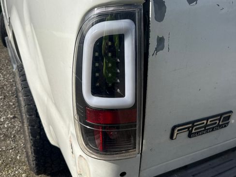 Used 2004 Ford F250 Lariat image 13