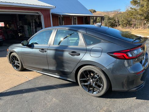 Used 2025 Honda Civic Sport image 4