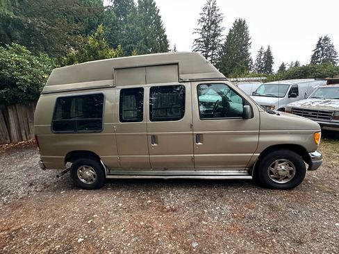 Used 2000 Ford E-150 and Econoline 150 RWD image 6