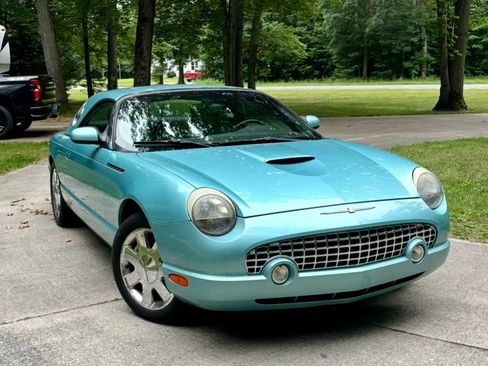 Used 2002 Ford Thunderbird RWD image 2