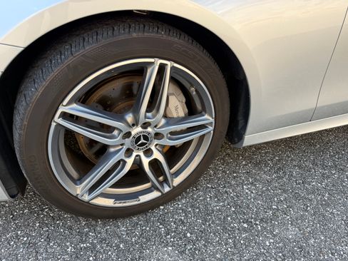 Used 2019 Mercedes-Benz E 300 image 17