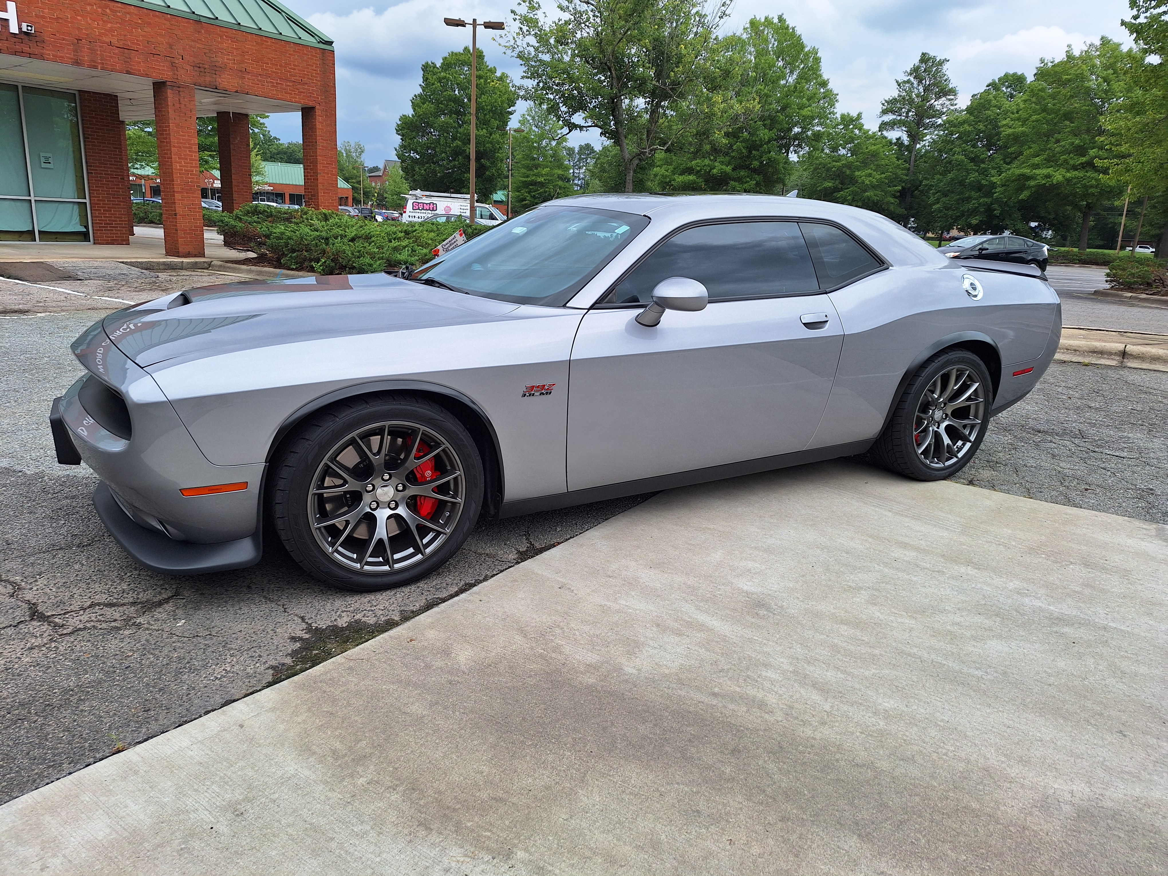 Used 2015 Dodge Challenger SRT w/ Technology Group RWD image 1