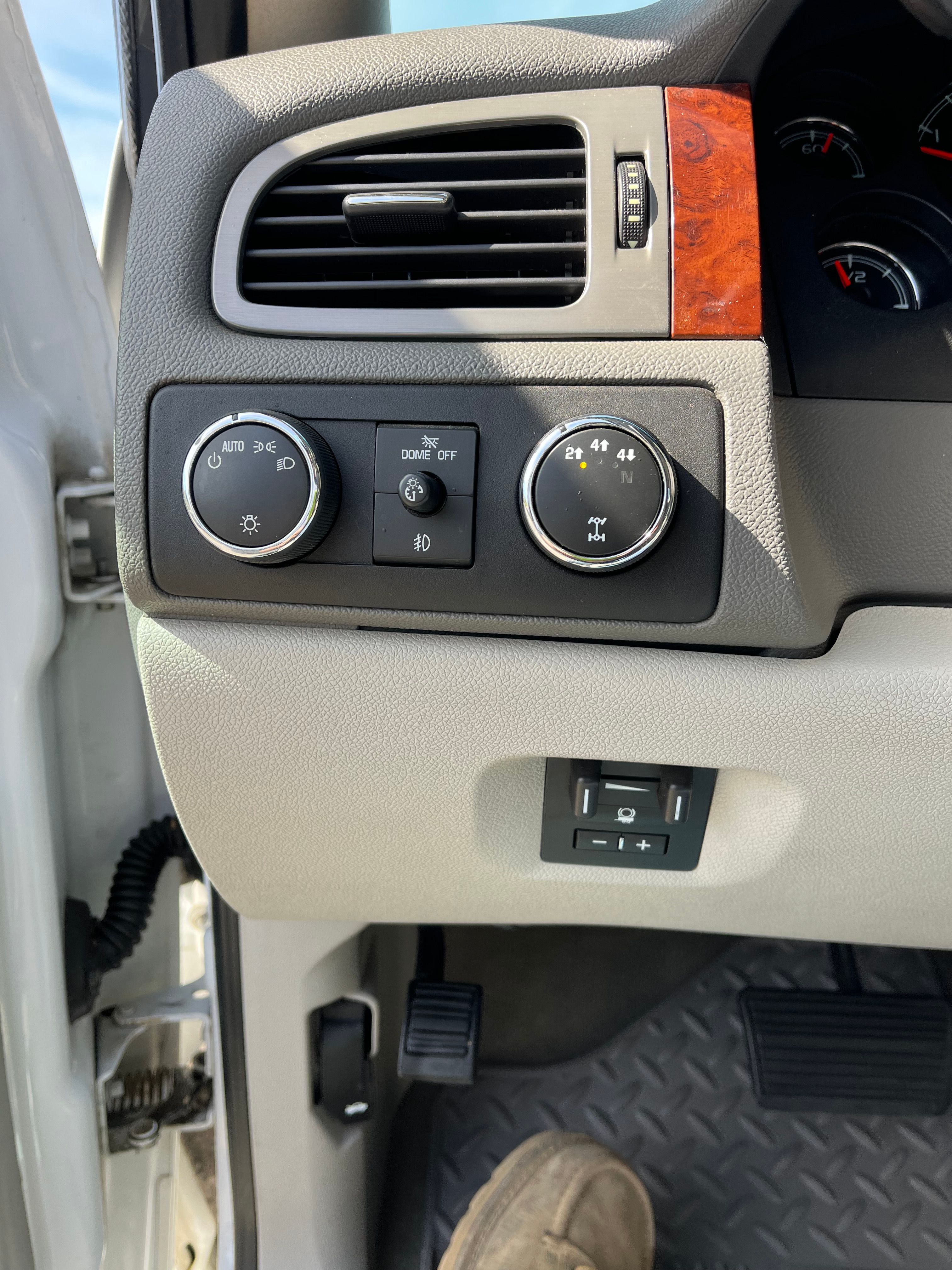 Used 2012 Chevrolet Silverado 3500 LTZ w/ LTZ Plus Package AWD/4WD image 1