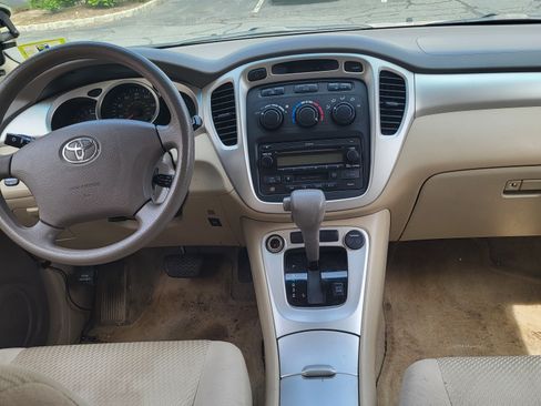 Used 2004 Toyota Highlander 2WD V6 image 6