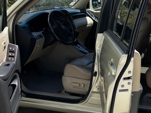 Used 2003 Toyota Highlander Limited image 13