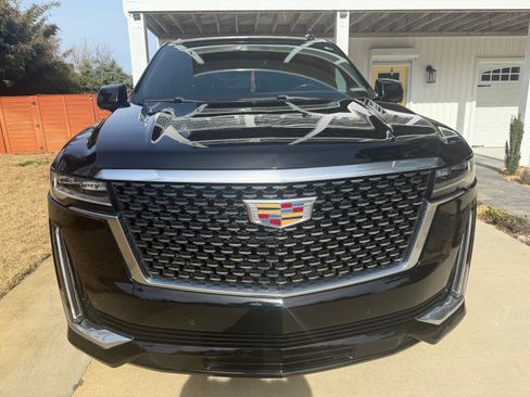 Used 2022 Cadillac Escalade ESV Premium Luxury image 1