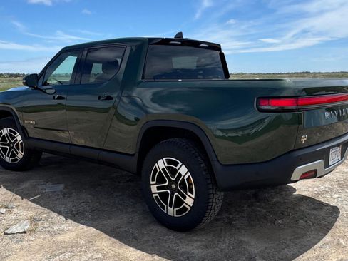 Used 2023 Rivian R1T Adventure image 9