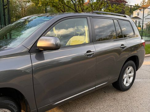 Used 2010 Toyota Highlander 4WD image 8