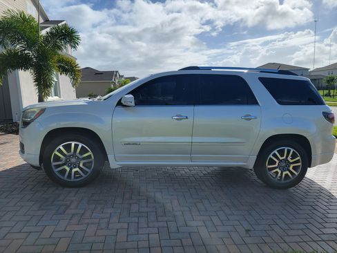 Used 2014 GMC Acadia Denali image 5