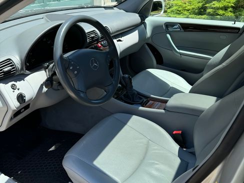 Used 2002 Mercedes-Benz C 240 Sedan image 19