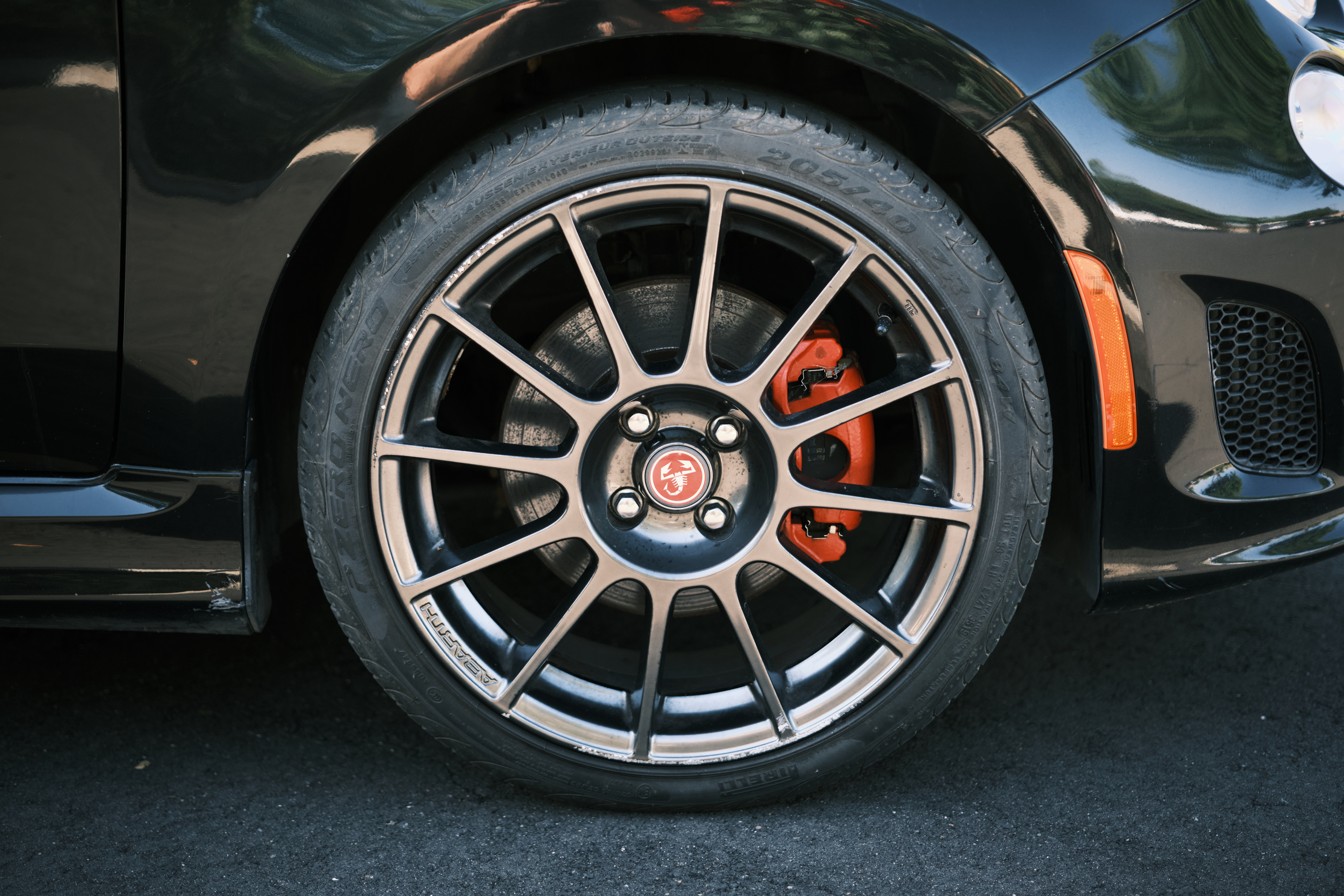 Used 2012 FIAT 500 Abarth w/ Safety & Convenience Pkg FWD image 8