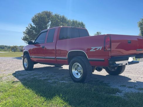 Used 1998 Chevrolet Silverado 1500 4x4 Extended Cab w/ Preferred Equipment Group 2 image 9