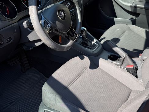 Used 2015 Volkswagen Jetta S FWD image 9