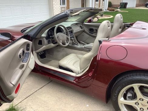 Used 2003 Chevrolet Corvette Convertible w/ Preferred Equipment Group1 RWD image 8