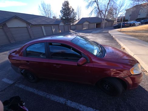 Used 2011 Chevrolet Aveo LT image 2